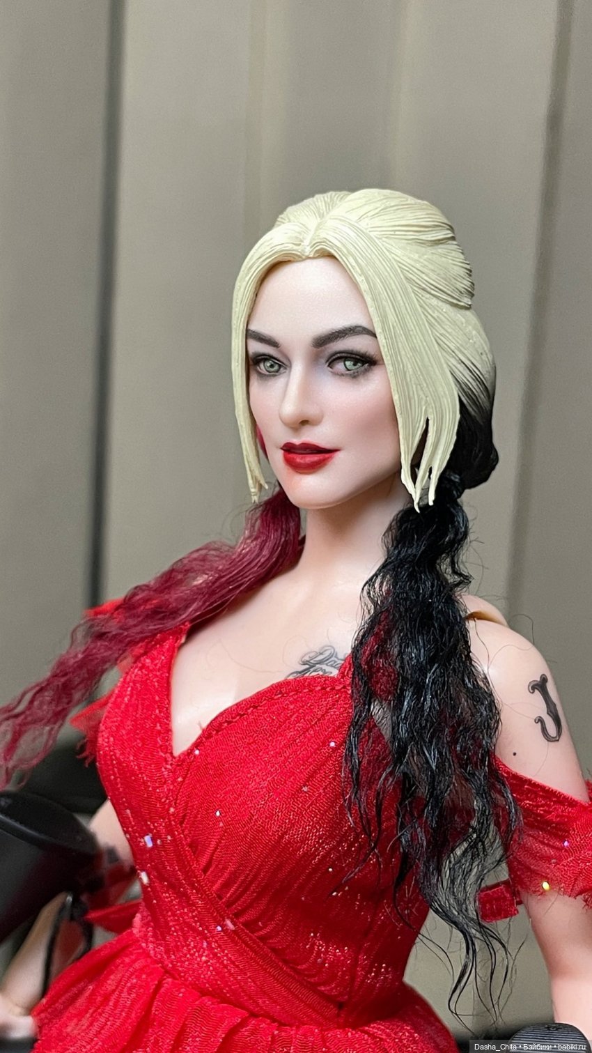 Фотообзор фигурки Харли Квинн от Thunder Toys от первых получателей