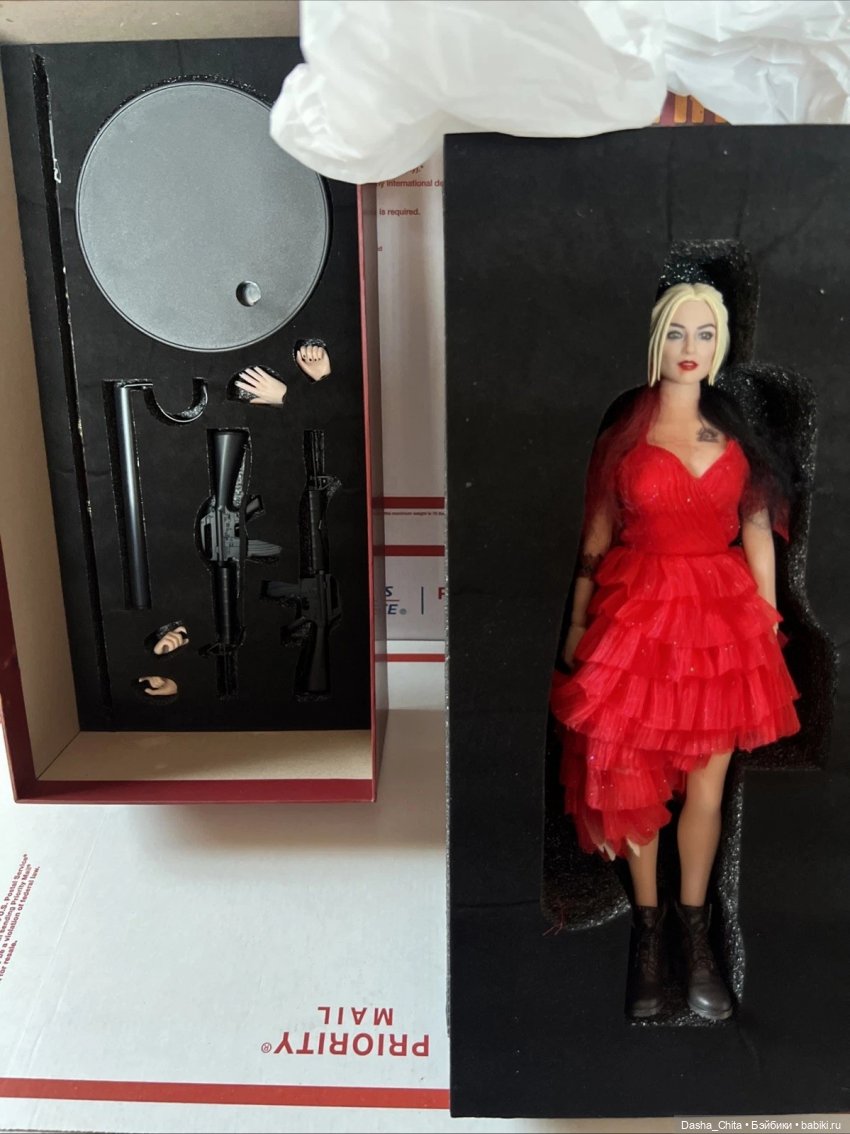 Фотообзор фигурки Харли Квинн от Thunder Toys от первых получателей