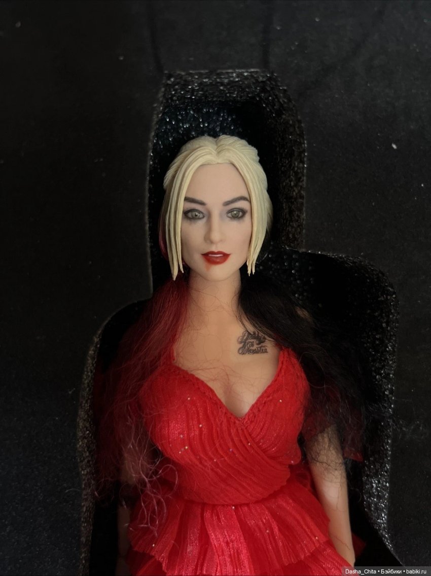 Фотообзор фигурки Харли Квинн от Thunder Toys от первых получателей