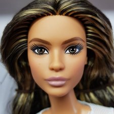 Игровая кукла - Барби Лина Лукс Латиноамериканка Barbie Looks #1 (НРФБ ...