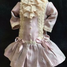 Платье из антик материалов на небольшую куколку