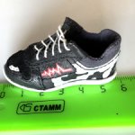 Кроссовки для парней Виктории Оганян и других