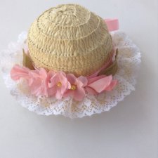 Шляпа с декором   цветы и кружево