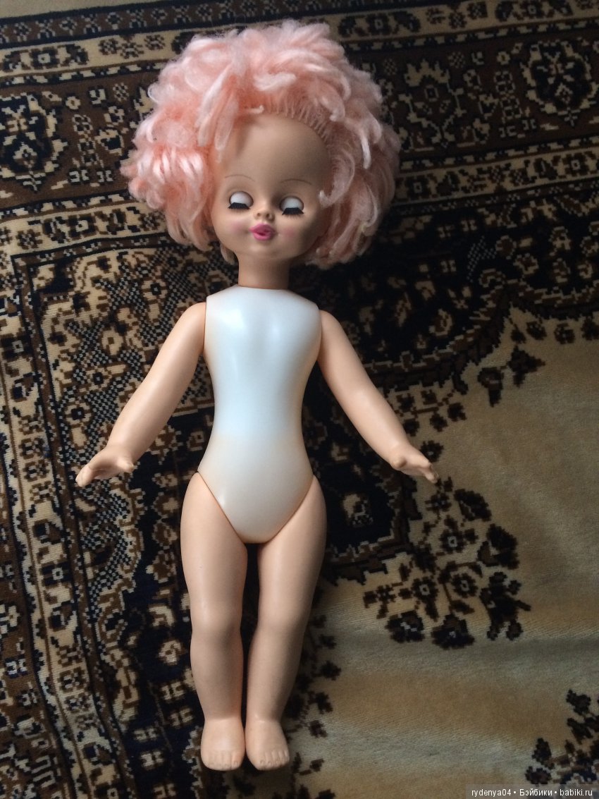 Может кто-то знает как зовут девочку