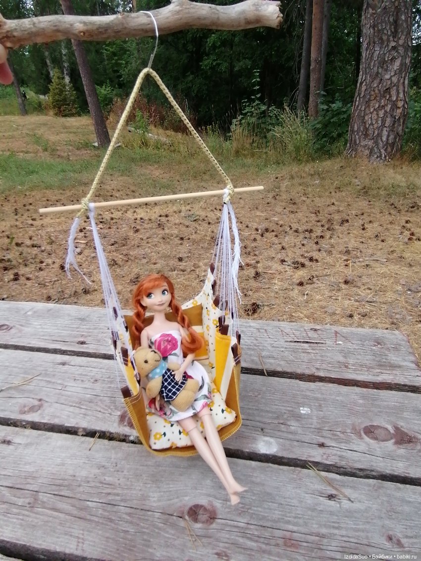 А вот и дачные качели — Мебель для кукол и домиков: фото (фото 3)