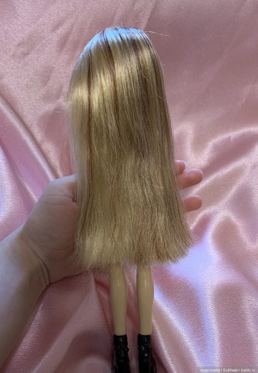 Привела в порядок волосы Bratz