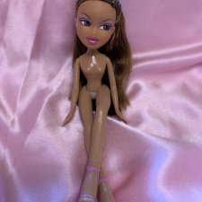 Привела в порядок волосы Bratz