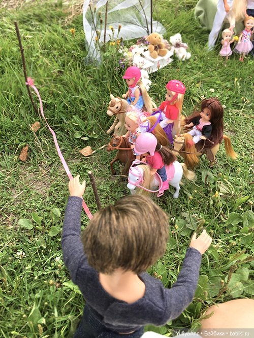 Скачки на пони по-деревенски