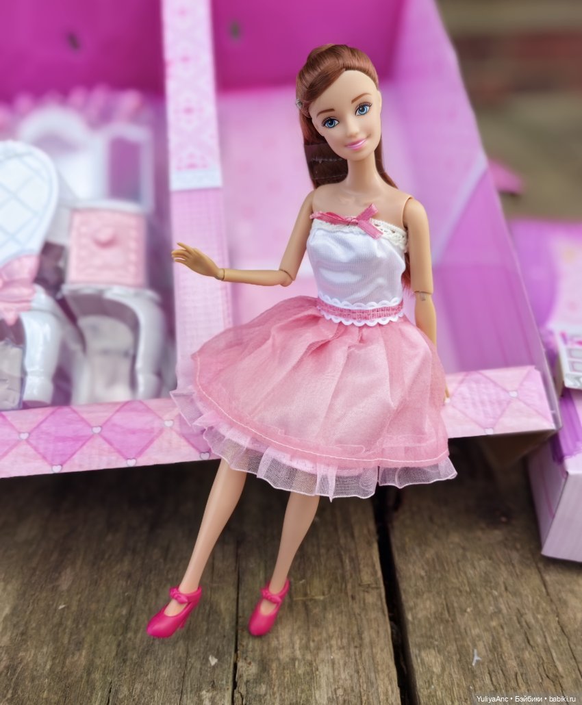 Анлили с туалетным столиком. Интересный набор (фото 5)