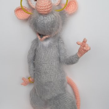 Крыска Лула - вязанная игрушка