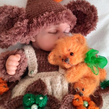 Любовь с первых объятий Чебурашка и Апельсинка