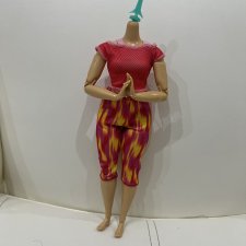 2 Тело Барби безграничные движения йога в аутфите