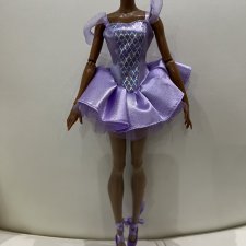Тело Барби Одиль в аутфите