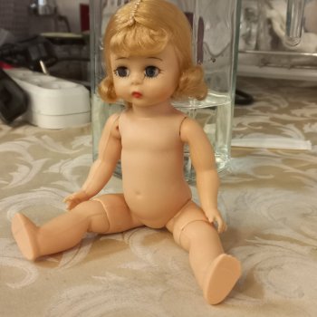 Вопрос по аутфитам кукол Madame Alexander