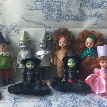 Первая куколка этого года и хоровод героев "Oz". С друзьями.