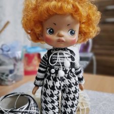 Вязать или шить одежду для кукол?...