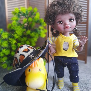 Упала...  шляпа