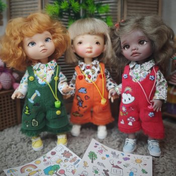 Юные художницы