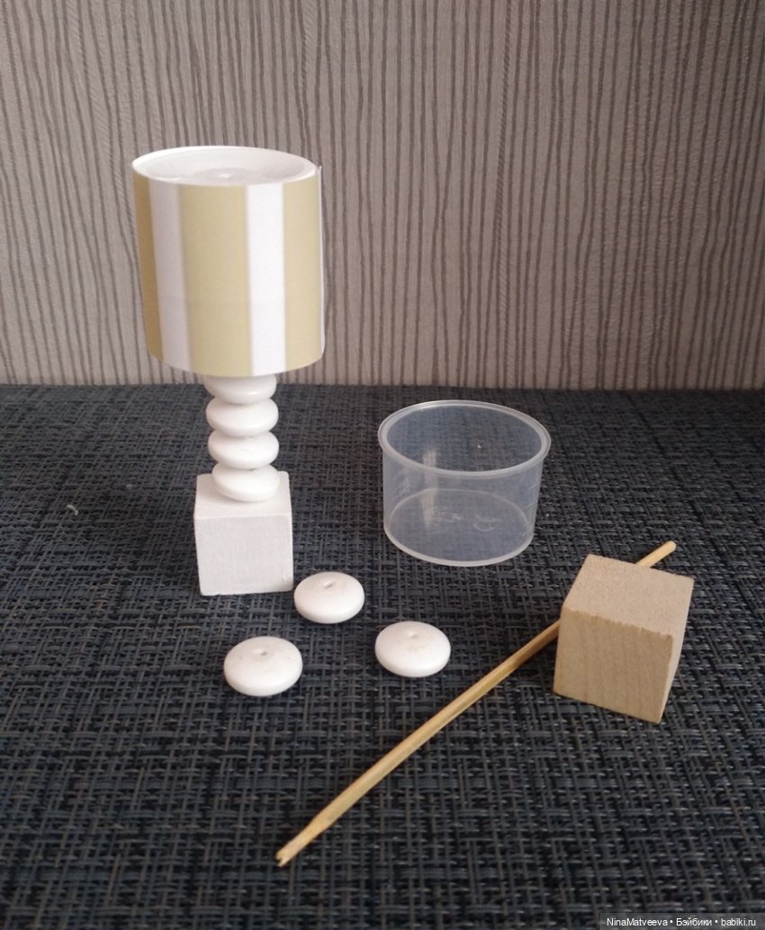 Оформляю кукольный домик из того, что под рукой