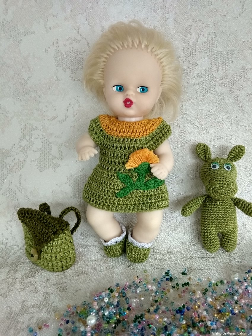 с любимой игрушкой и рюкзачком