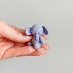 Слоник 4,5 см. Маленький вязаный слон