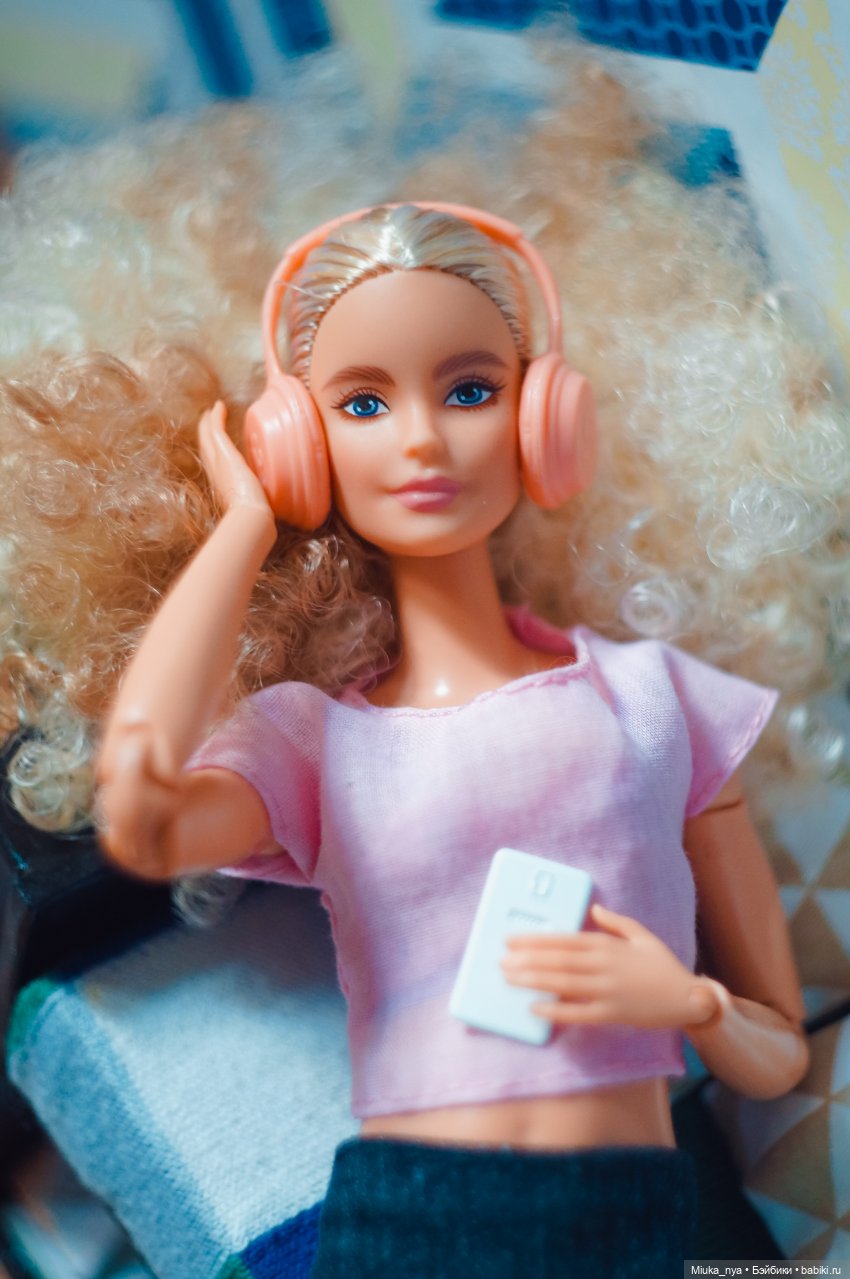 Наедине с собой — Куклы Barbie (Барби): Looks (фото 5)