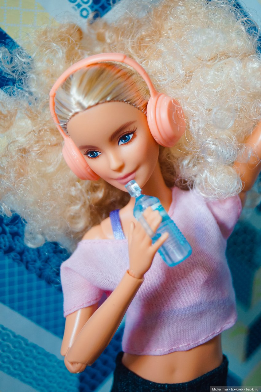 Наедине с собой — Куклы Barbie (Барби): Looks (фото 9)