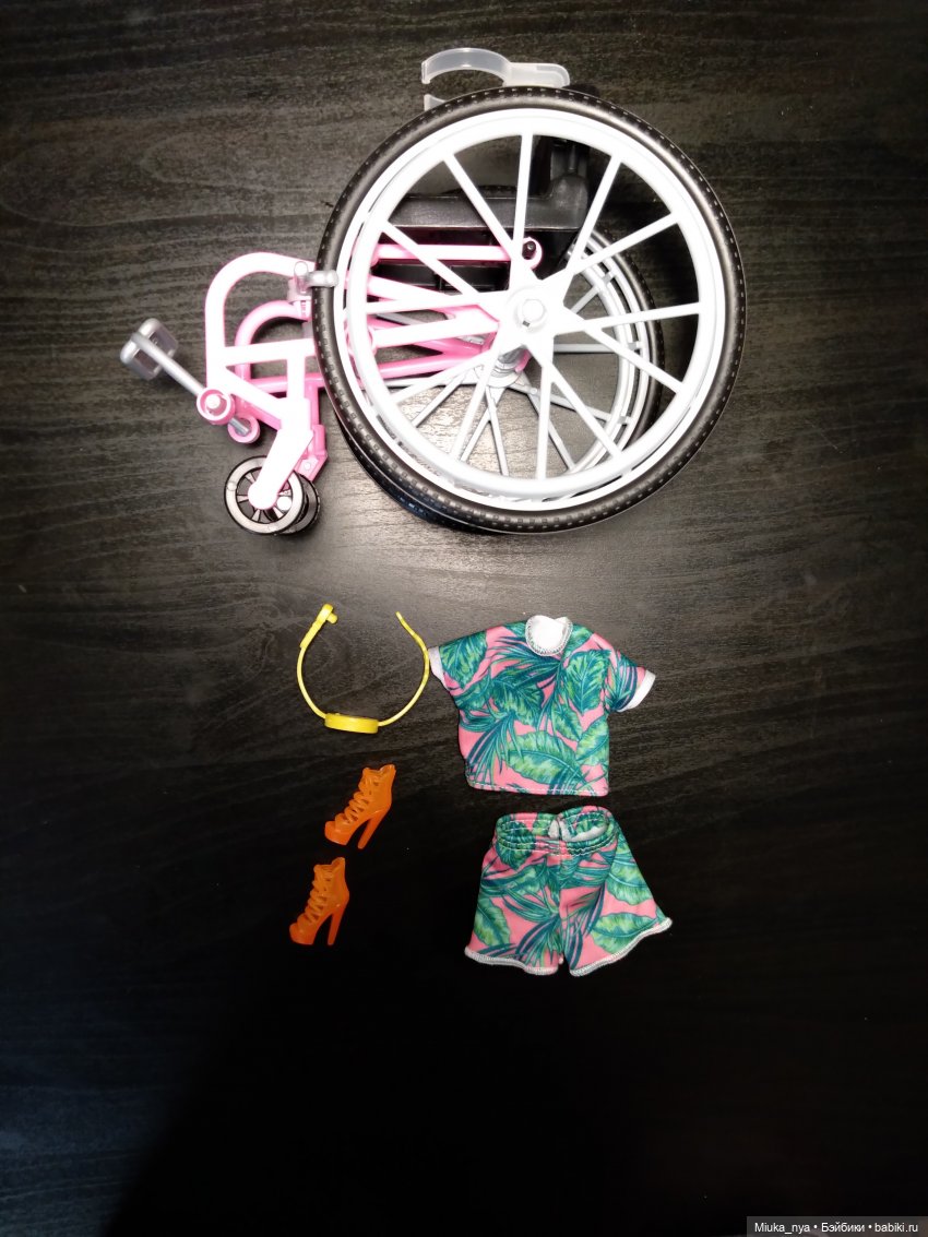 Барби на коляске со скинтоном йоги первой волны (фото 3)