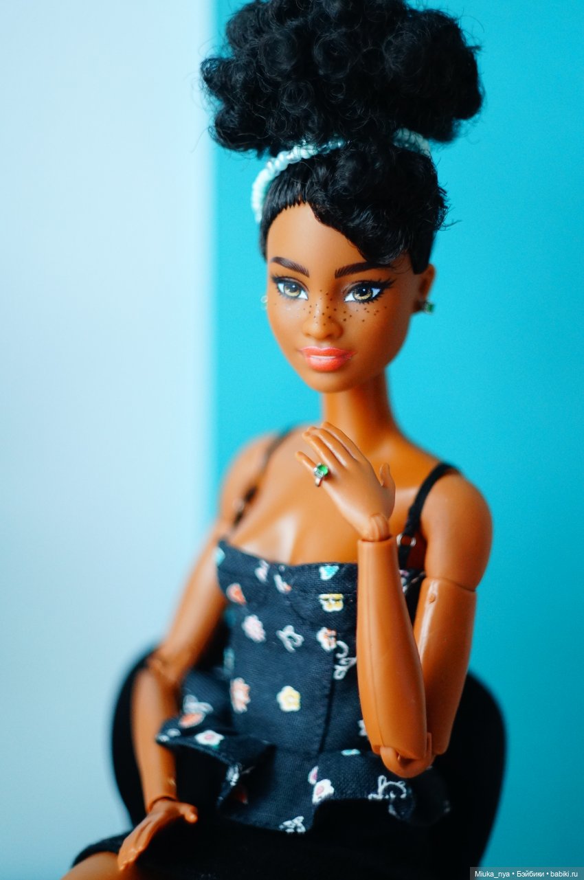 Barbie Holiday 2021 AA June