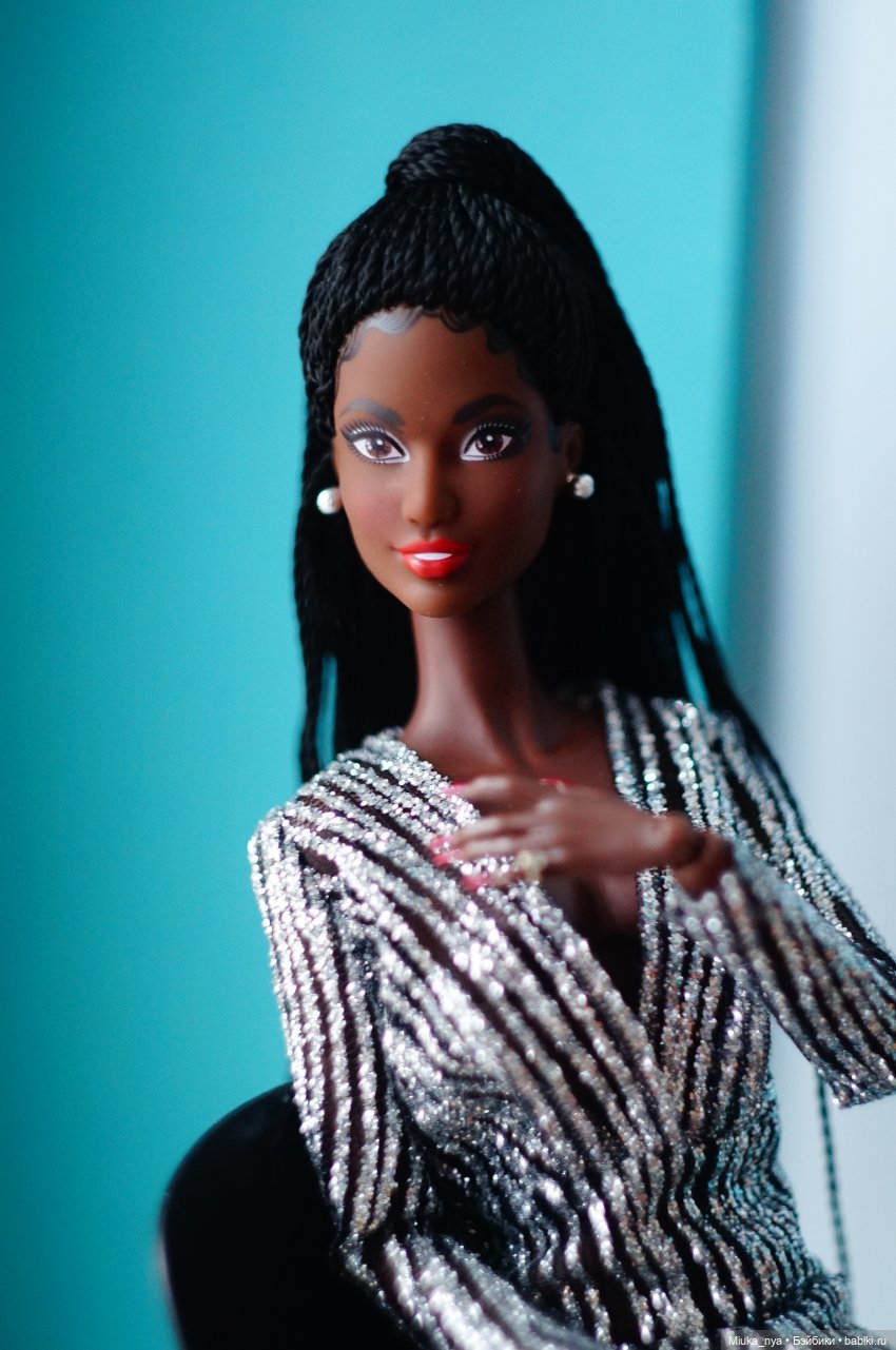 Barbie Holiday 2021 AA June