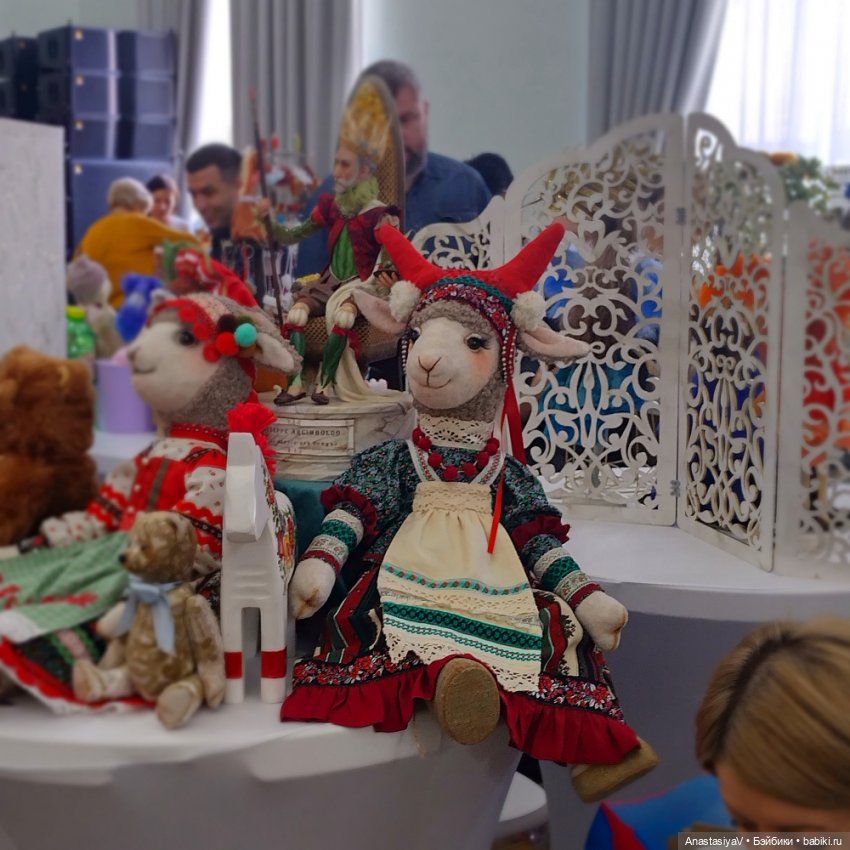 Глазами люстры. Бал кукол | Бэйбики Глазами люстры. Бал кукол