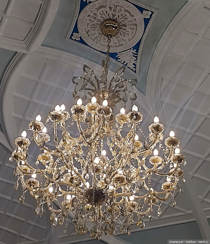 Глазами люстры. Бал кукол | Бэйбики Глазами люстры. Бал кукол