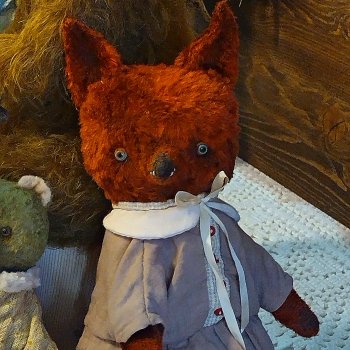 Глазами люстры. Бал кукол