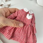 Платье в клетку для куклы