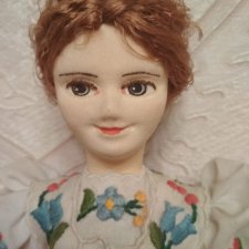 Помогите определить что за кукла? ей более 100 лет