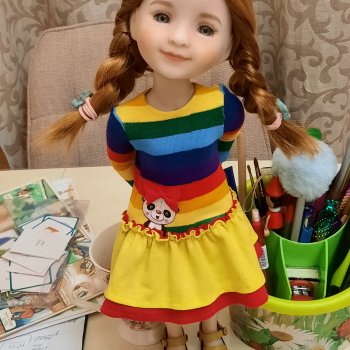 В школе учат учат, ещё тут в сказке, (кукольной стране) навалились