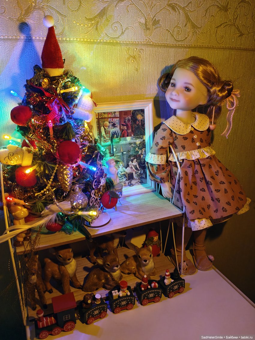 Кукольная ёлочка | Бэйбики Кукольная ёлочка — Куклы Ruby Red (Руби Ред) Fashion Friends: Siblies