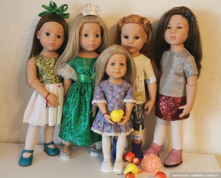 Меня зовут Анжелина и я играюсь в куклы