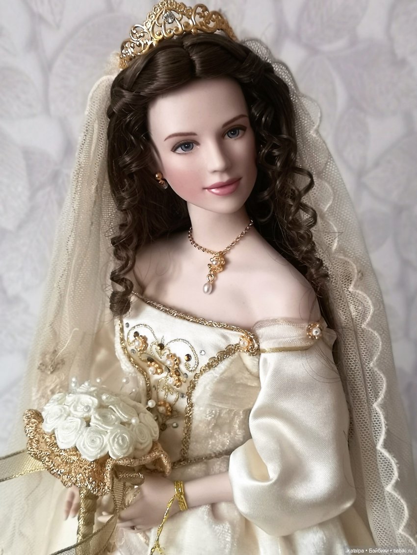 Где-то бродят твои сны, королевна