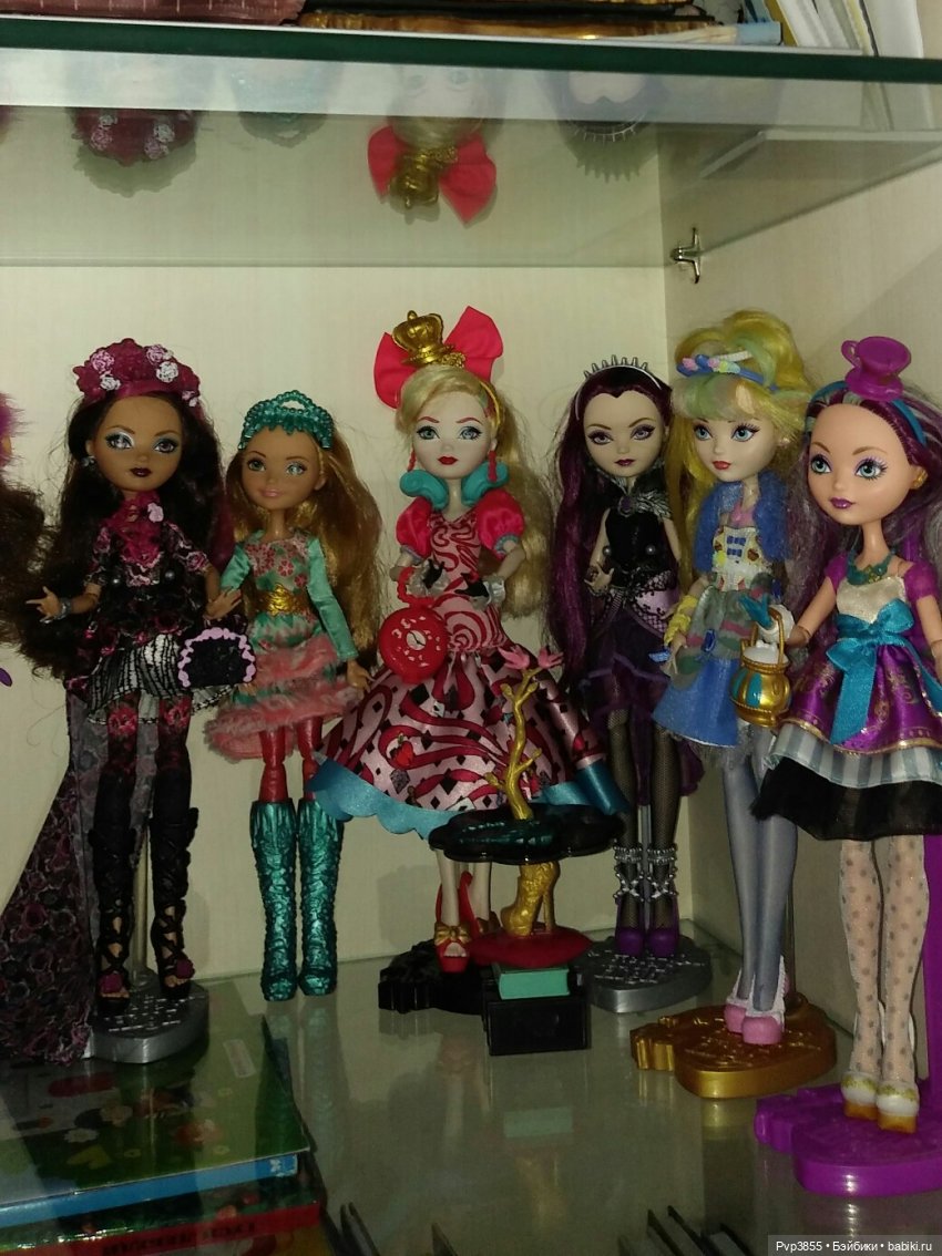 Кто достоин на полочке стоять, а кто и в домике поживет