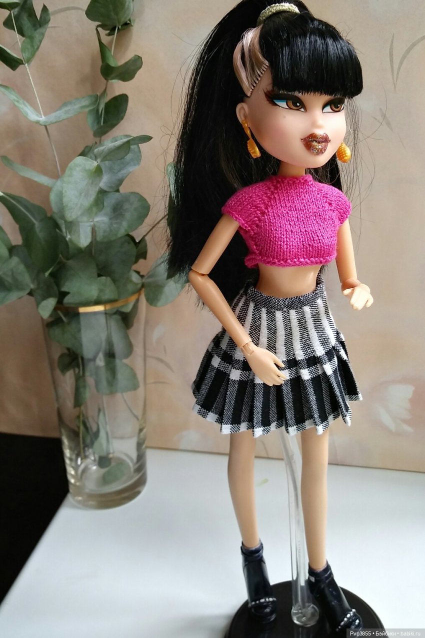 Необычную, немного странную Братц "откопала" на блошином рынке (фото 2)