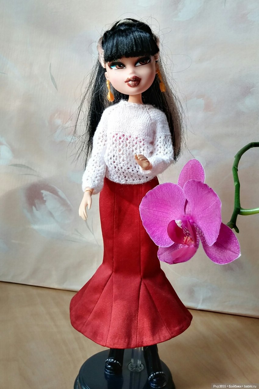 Необычную, немного странную Братц "откопала" на блошином рынке (фото 5)