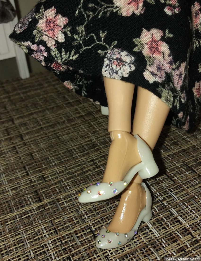 У моих Барби новая мебель