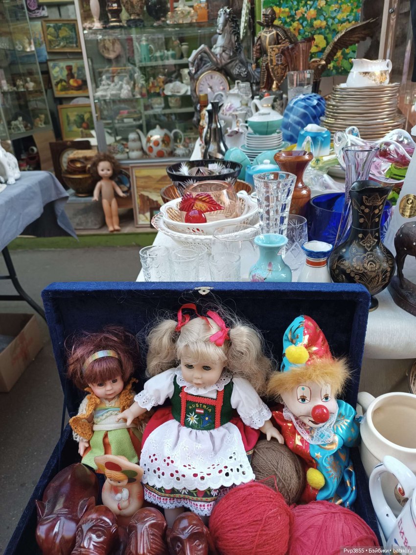 Снова зачастила на блошиный рынок