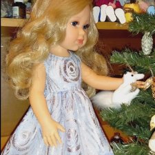 Герда и Настенька у Новогодней ёлочки.