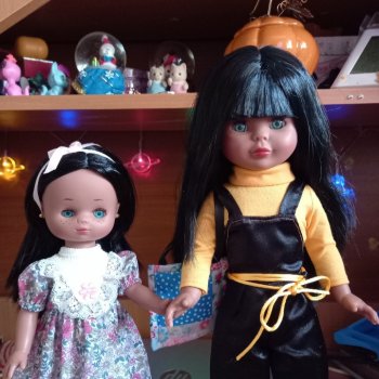 Встреча сестрёнок -Lesly и Nancy Disco Famosa