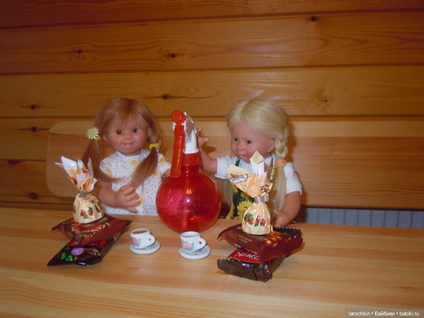 Вихтель,чай,конфеты,чашки