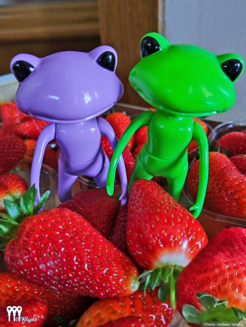Лягушки Wanda и Milka от Studio-uoo. Несерьёзный обзор (фото 2)