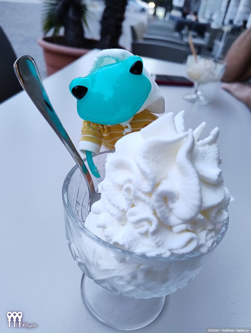 Принц-лягушка (бирюзовая лягушка и Блайз петит)