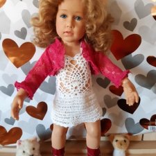 Голубоглазка   AIMEE   примеряет наряды